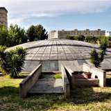 Una specie di cono a base molto larga, coperto da rettangoli scuri. Cosa rappresenta? Nessuno lo immaginerebbe mai: � la cupola della chiesa del Salvatore di Loseto